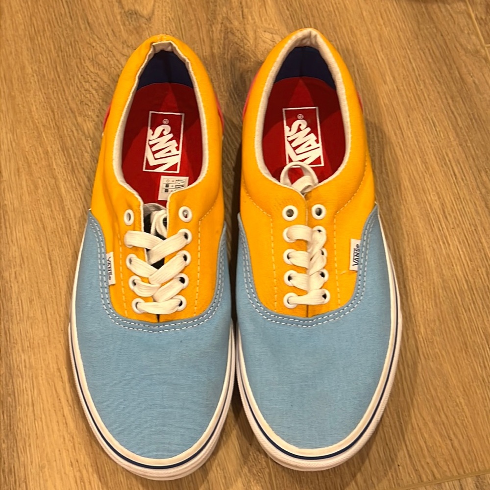 VANS COLORBLOCK BRAND NEW SNEAKERS SIZE 9.5 MEN OR 11 WOMEN unisex